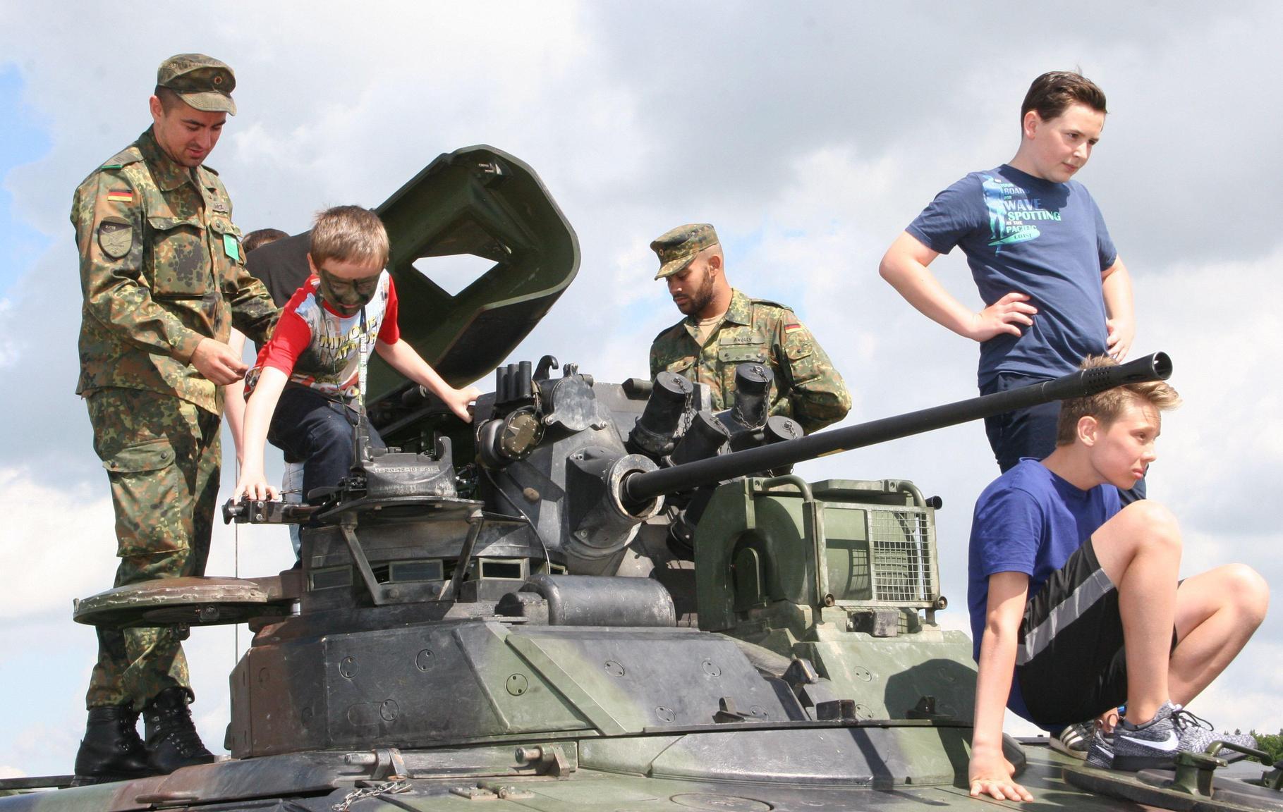 Der Bundeswehr Tausende Besucher In Greding Greding Nordbayern De