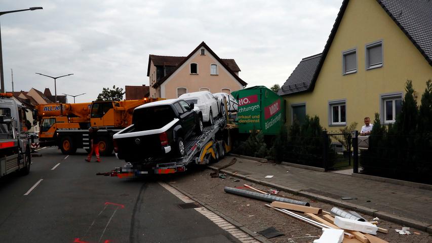 Lkw-Unfall in der Ansbacher Straße: Lastwagen kracht in Wohnhaus