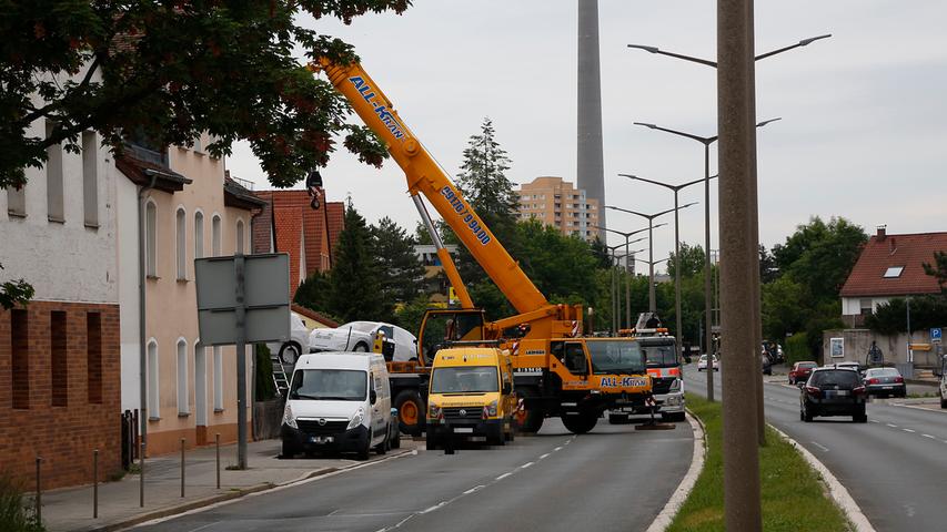 Lkw-Unfall in der Ansbacher Straße: Lastwagen kracht in Wohnhaus