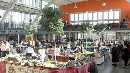 Mit vielen Marktständen ging die Grüne Halle im Südstadtpark im Jahr 2004 an den Start, inzwischen stehen Veranstaltungen im Vordergrund. Fünf Kulturfeste sind für 2009 geplant. Mit vielen Marktständen ging die Grüne Halle im Südstadtpark im Jahr 2004 an den Start, inzwischen stehen Veranstaltungen im Vordergrund. Fünf Kulturfeste sind für 2009 geplant.