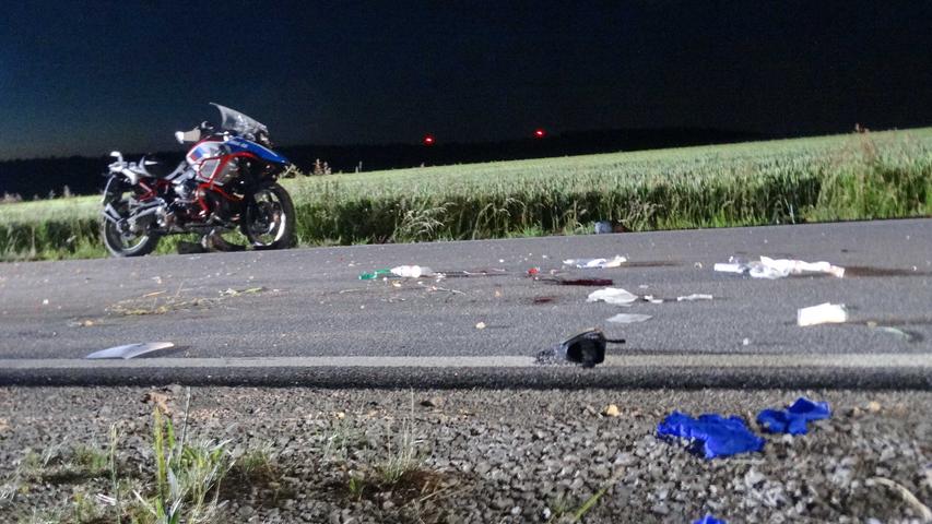 Sturz auf Gegenfahrbahn: Schwerer Motorrad-Unfall in Wilhermsdorf