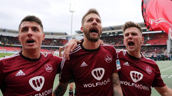 Beim Heimtrikot bleibt es klassisch. Auf den ersten Blick ist das neue Design kaum vom Vorgänger zu unterscheiden. Der Unterschied: Plötzlich hat der 1. FC Nürnberg Erfolg.