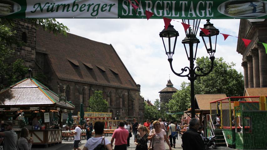 Schlemmen am Jakobsplatz: 1. Nürnberger Spargeltage eröffnet