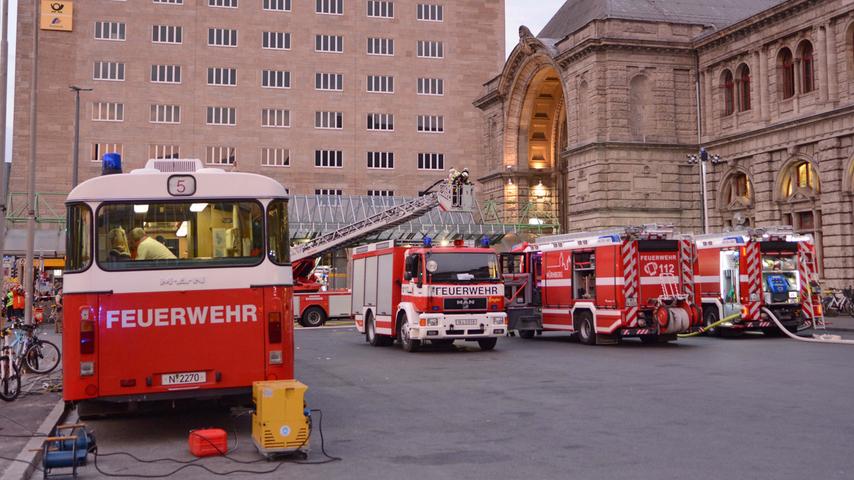 Großeinsatz am Nürnberger Hauptbahnhof: Feuer in der Osthalle