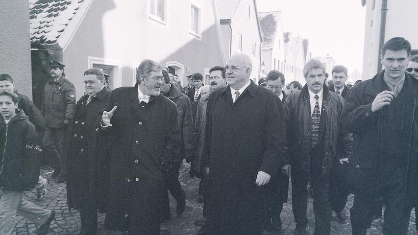 Impressionen vom Besuch des Bundseskanzlers Helmut Kohl beim Rossmarkt 1998.
