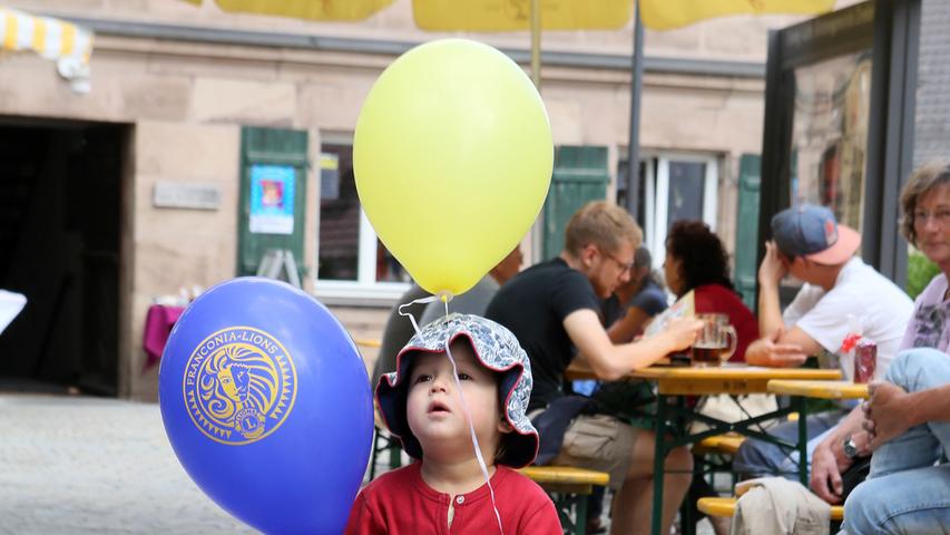 Bässe auf die Ohren: Zirndorfer feiern Brauereifest