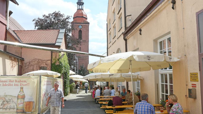 Bässe auf die Ohren: Zirndorfer feiern Brauereifest