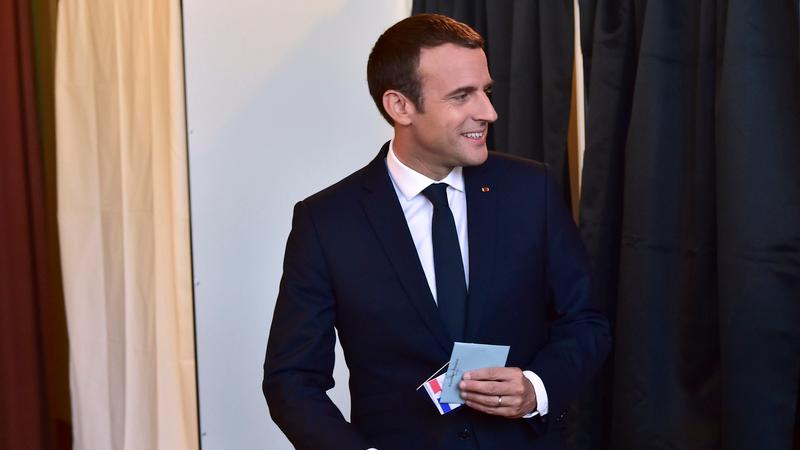 Als "großen Anführer und starken Unterstützer der Allianz mit Europa" bezeichnete der französische Präsident Emmanuel Macron den Verstorbenen.
