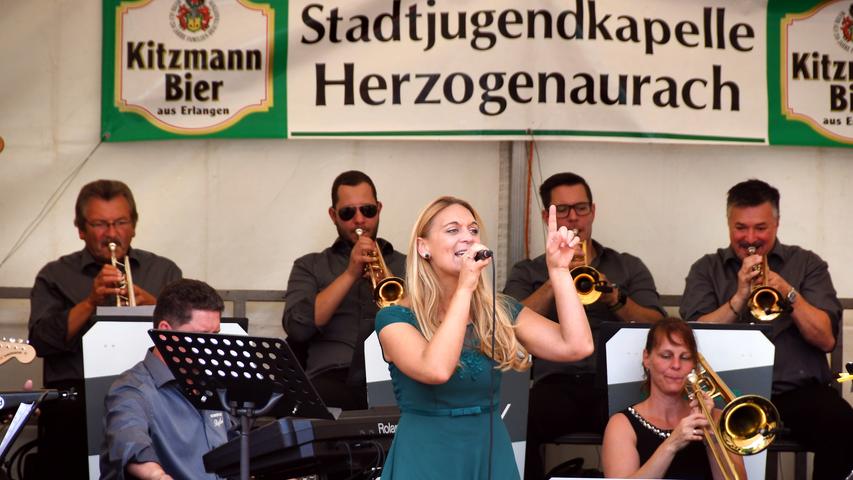 Sonne pur am Sonntag: Altstadtfest in Herzogenaurach boomt