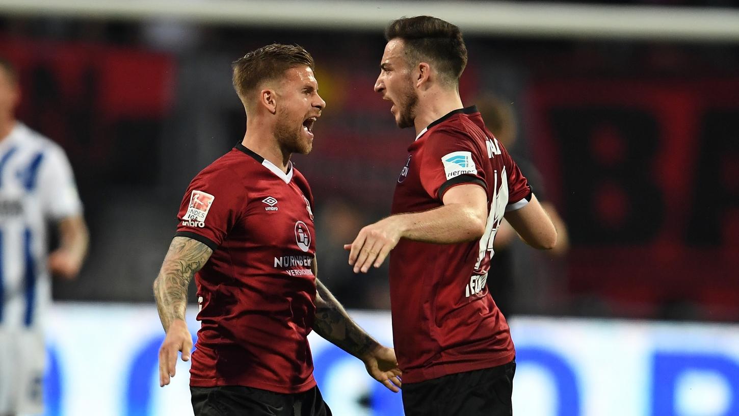 Ist nach 28 Einsätzen für den 1. FC Nürnberg Schluss? Tobias Kempe (li.) soll auf der Einkaufsliste von Bundesliga-Absteiger Darmstadt stehen.