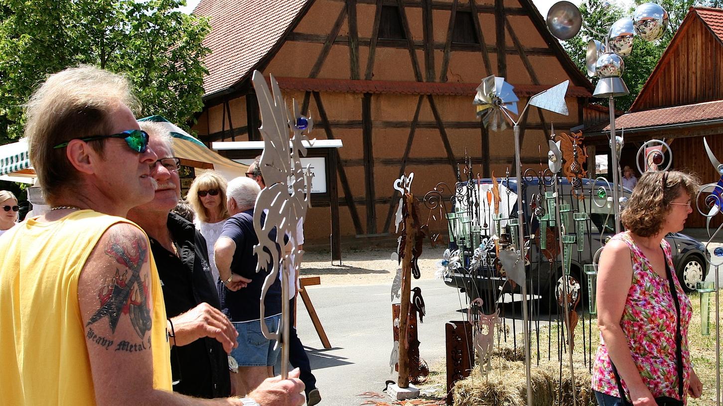 In historischer Atmosphäre lud der historische Markt in Ebermannstadt zu einem Bummel ein.