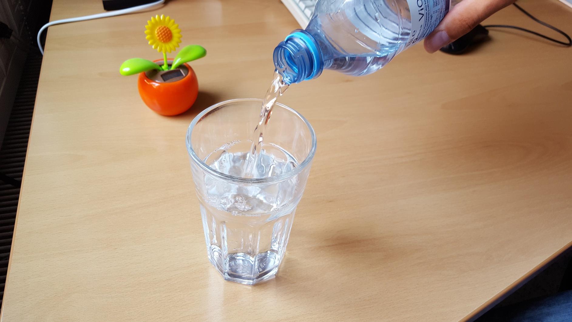 Eines vorweg: Trinken Sie erst mal Mineralwasser, jede Menge Mineralwasser. Und dann scrollen Sie weiter.