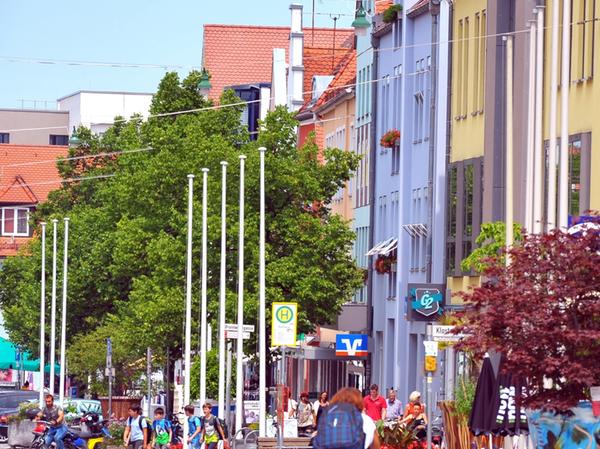 Die Marktstraße in Neumarkt, die zum Teil befahren werden darf. Die Marktstraße in Neumarkt, die zum Teil befahren werden darf.