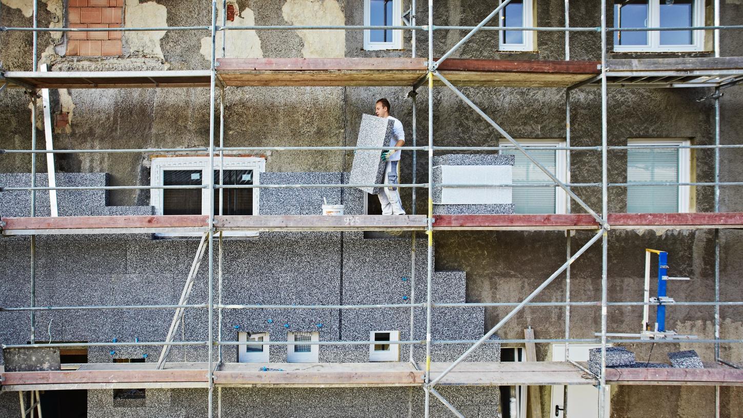 Die 900-Euro-Mindestabgabe entfällt — und es bleibt bei der alten Grenze von acht Zentimetern, ab denen eine Sondernutzungsgebühr fällig wird.