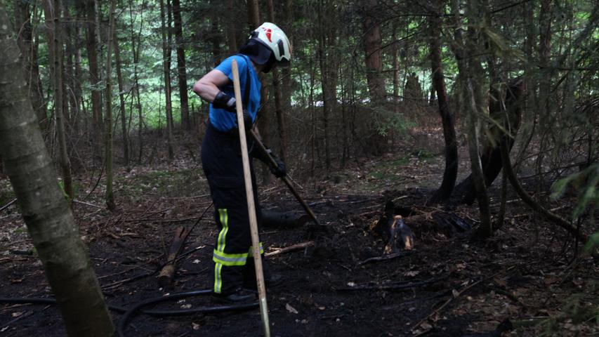 Waldbrand in Aurach: Landwirte unterstützen Feuerwehren