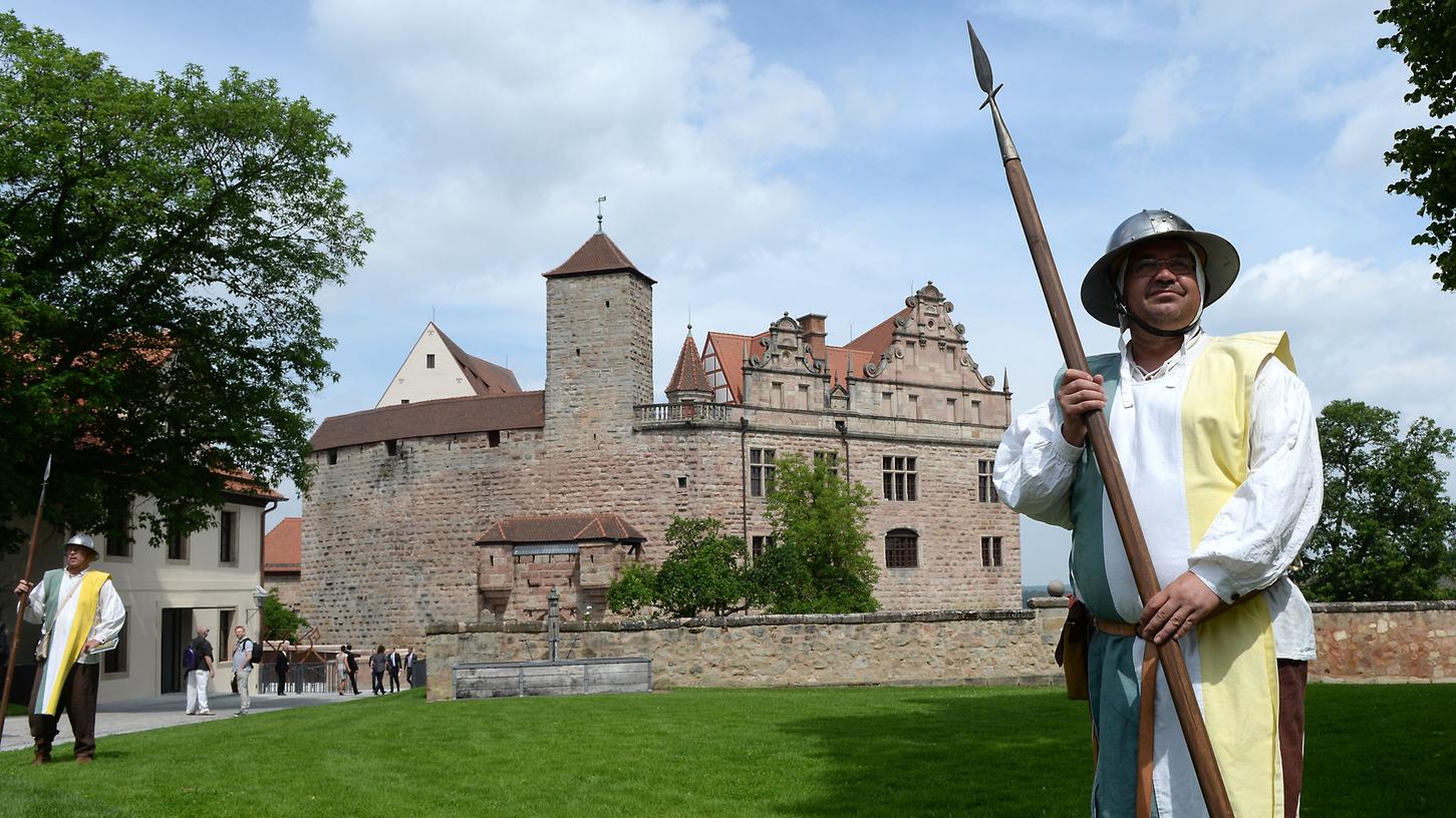 Strammgestanden! Das neue Burgmuseum in Cadolzburg ist authentisch, daran gibt es kaum Zweifel.