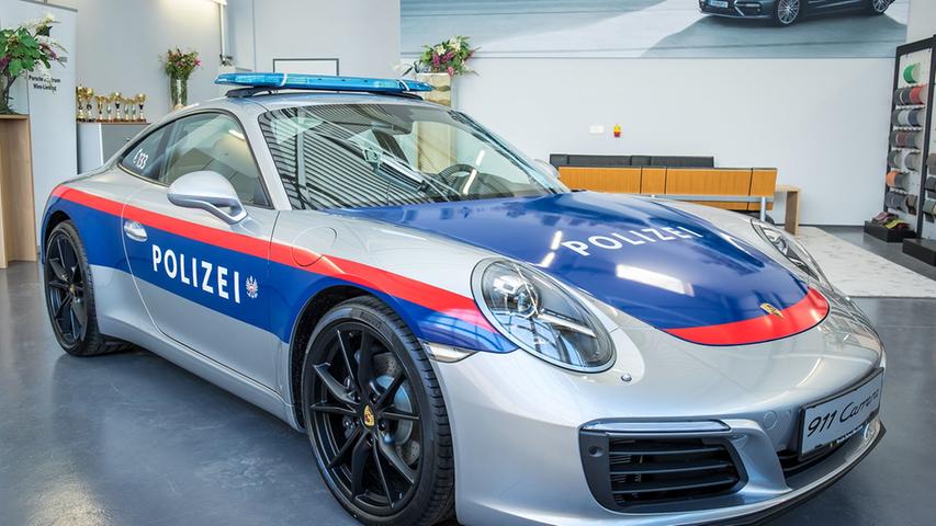 PS-Monster: Hier verwandelt sich ein Porsche in einen Polizei-Flitzer 
