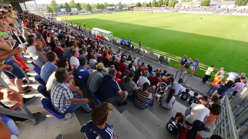4000 Zuschauer sehen den FCN in Schwabach