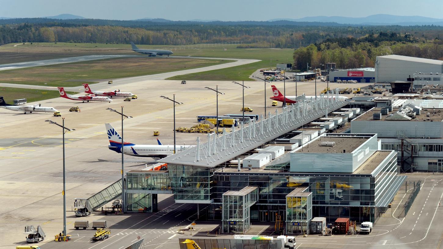 Zum "Tag der Luftfahrt" lädt der Albrecht Dürer Airport zum großen Flughafenfest ein.