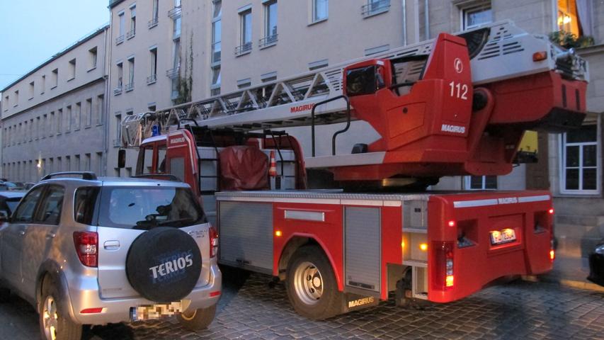 Hier, in der Kurve von Schiller- und Marienstraße, war es der Feuerwehr im Mai nicht möglich gewesen, bis vor eine brennende Wohnung zu fahren.