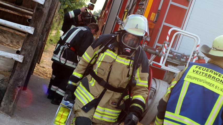 Veitsbronner Feuerwehren: Gemeinschaftsübung auf dem Pferdehof