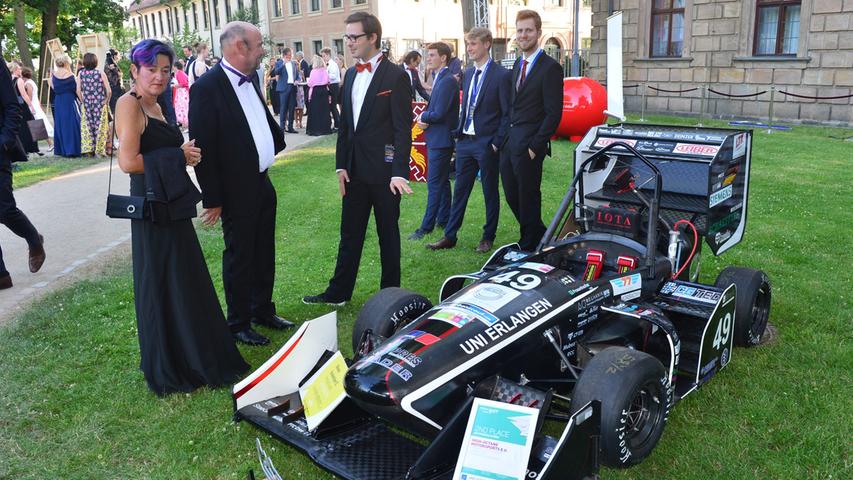 FAUmax iota heißt der Rennwagen, den Studierende der TechFak gebaut haben und auf dem Schlossgartenfest präsentierten.