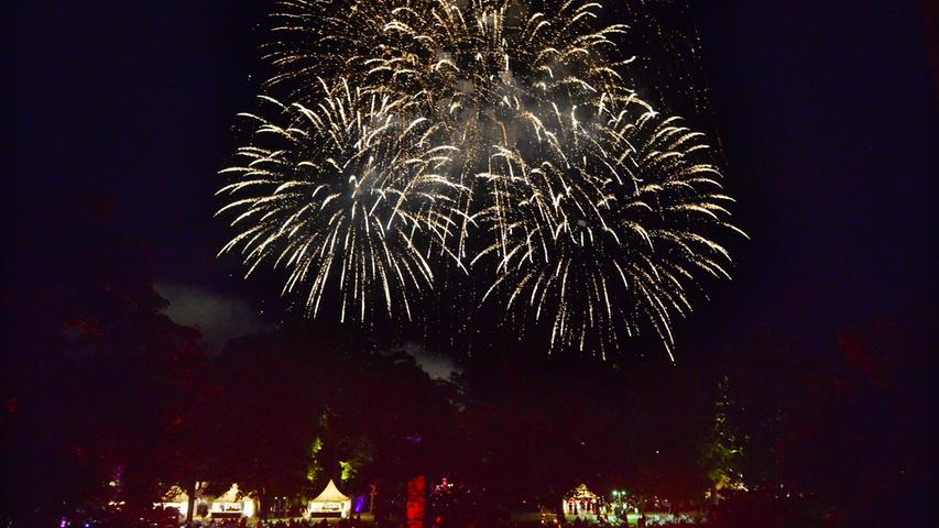 Lichtermeer und Feuerwerk: So edel war das Schlossgartenfest 2017