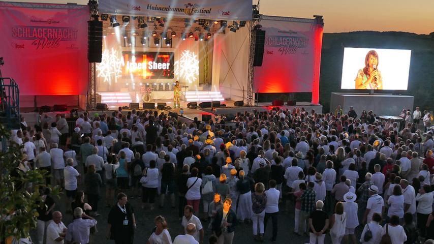 Fast 30 Schlagerstars beim Hahnenkammfestival in Döckingen