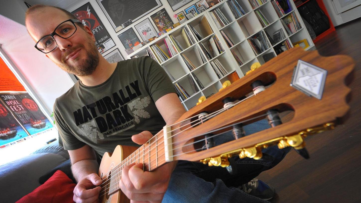 Gitarrenlehrer Jörg Kölbl eröffnet in Neumarkt einen Plattenladen
