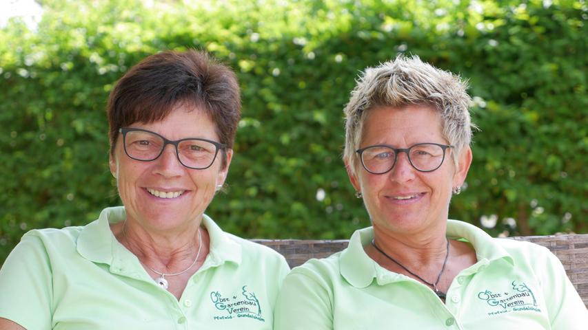 Sie haben mit dem Team vom Obst- und Gartenbauverein Pfofeld-Gundelshalm den Tag der offenen Gartentür vorbereitet: Irmgard Sauer (links) und Andrea Lehmann.