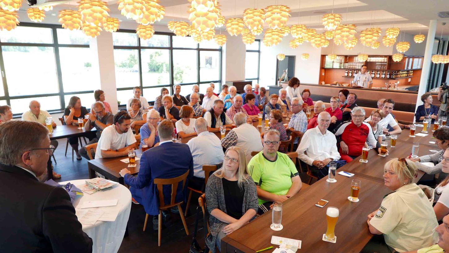 Strampeln in Franken: Auftakt der Rad-Tour in Neustadt