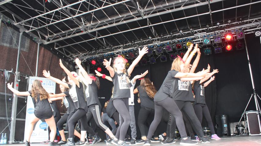 Der Auftritt der Hip Hop Tanzschule "Dance 14s" ist seit Jahren ein fester Programmpunkt auf dem Gunzenhäuser Bürgerfest. Auch heuer begeisterten die Tanzgruppen wieder mit ihren fetzigen Einlagen.