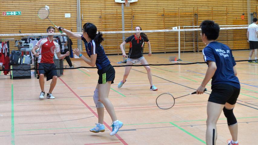 Alle lieben Badminton: Das Erlanger Sommerturnier
