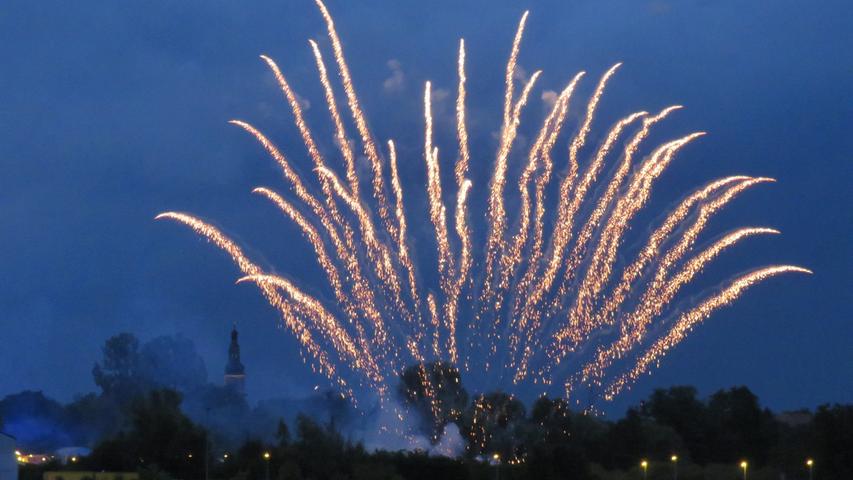 Endlich wieder:  Feuerwerk zur Höchstadter Kerwa