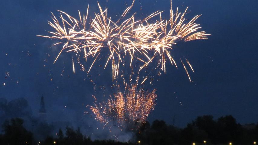 Endlich wieder:  Feuerwerk zur Höchstadter Kerwa