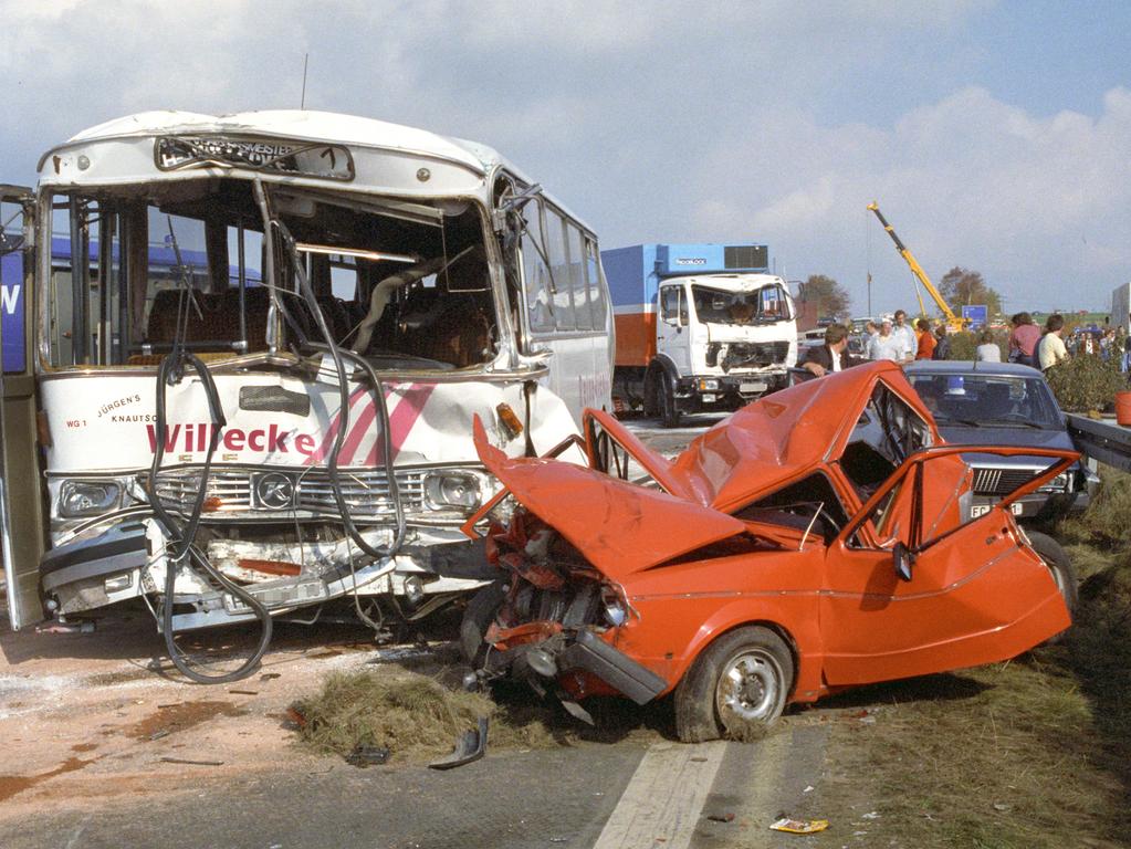 Die Bilanz des Unfalls auf der A9 im Oktober 1990 bei Münchberg: zehn Tote, 122 Verletzte, 38 davon schwer.