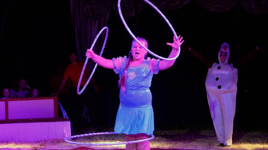 Der Circus begeistert vor allem die Kinder, die bunte, actionreiche und tierische Show