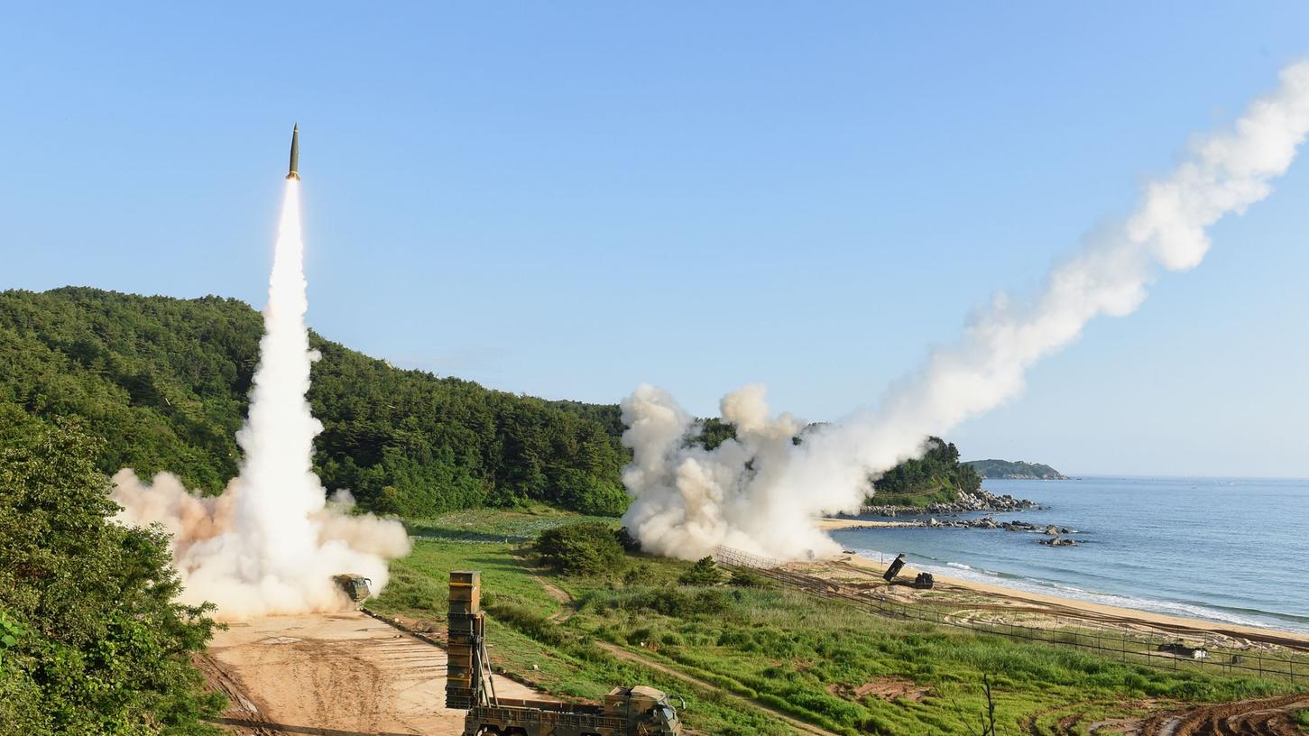 Einen Tag nach dem nordkoreanischen Test einer Interkontinentalrakete haben Streitkräfte der USA und Südkorea demonstrativ mit einer gemeinsamen Raketenübung ihre Feuerkraft demonstriert.