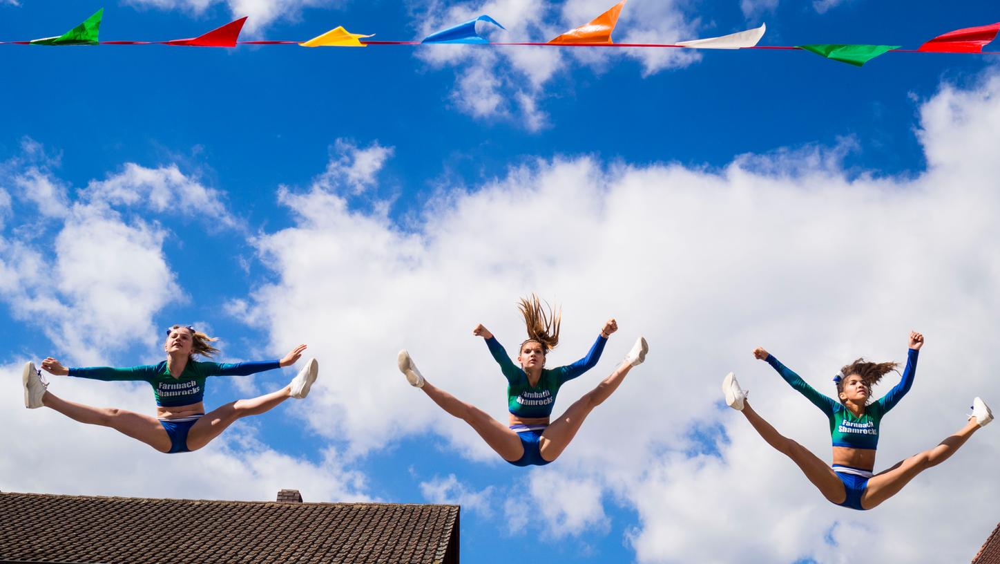 Cheerleading: Harter Sport und hartnäckige Vorurteile Cheerleading: Harter Sport und hartnäckige Vorurteile