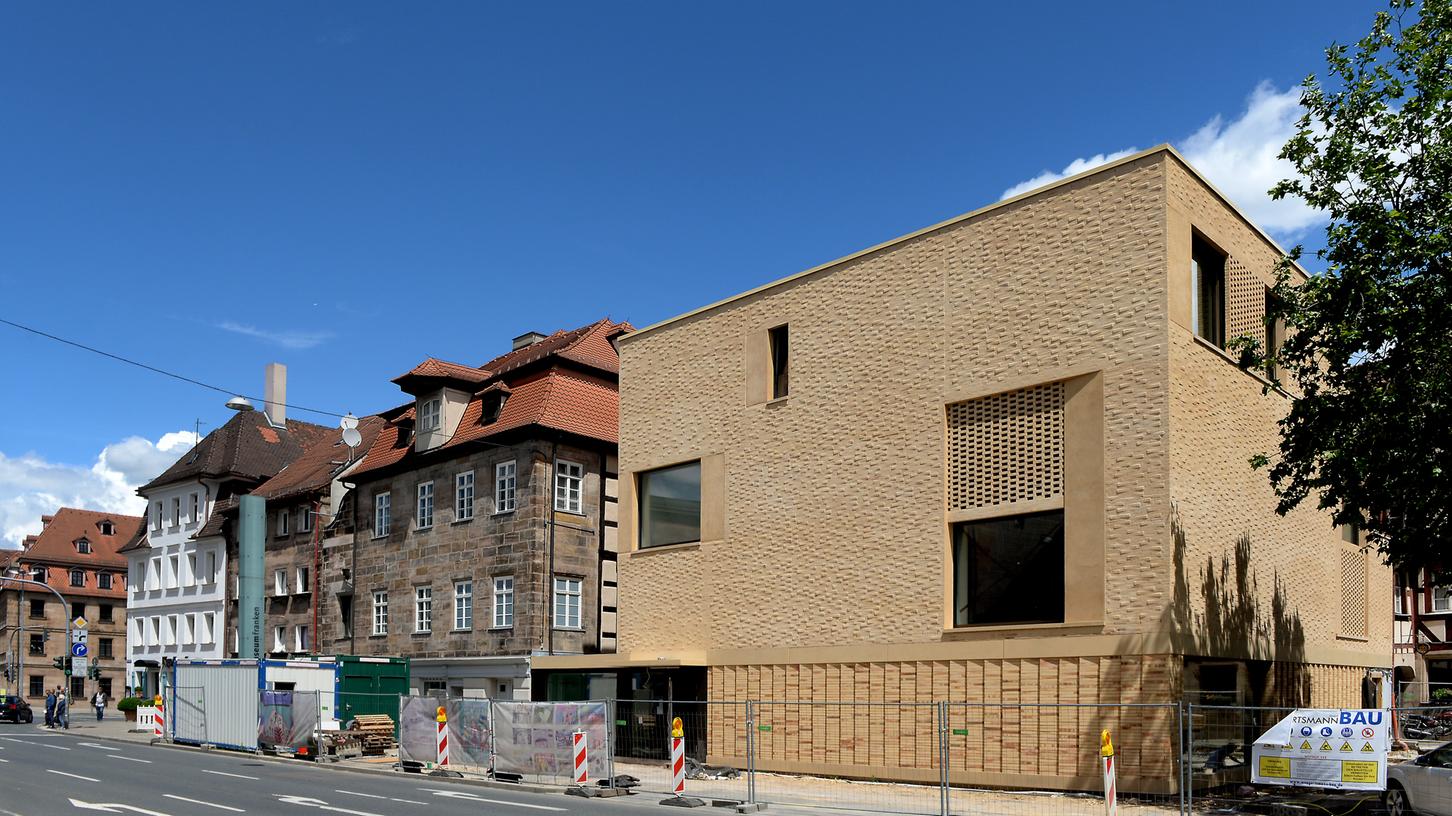 Der Anbau fürs Jüdische Museum sticht aus der Umgebung heraus.