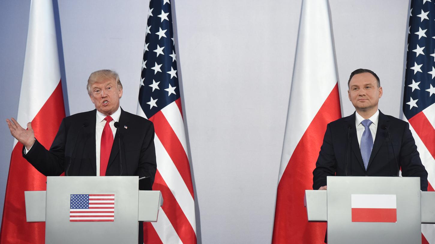Der US-Präsident Donald Trump sicherte seinem polnischen Kollegen Andrzej Duda Waffenlieferungen zu.