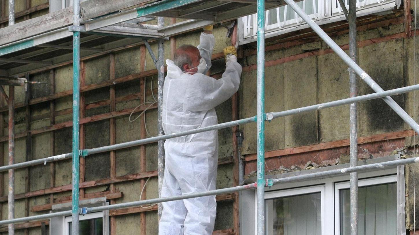 Asbest in Fassadenplatten: Kripo ermittelt 