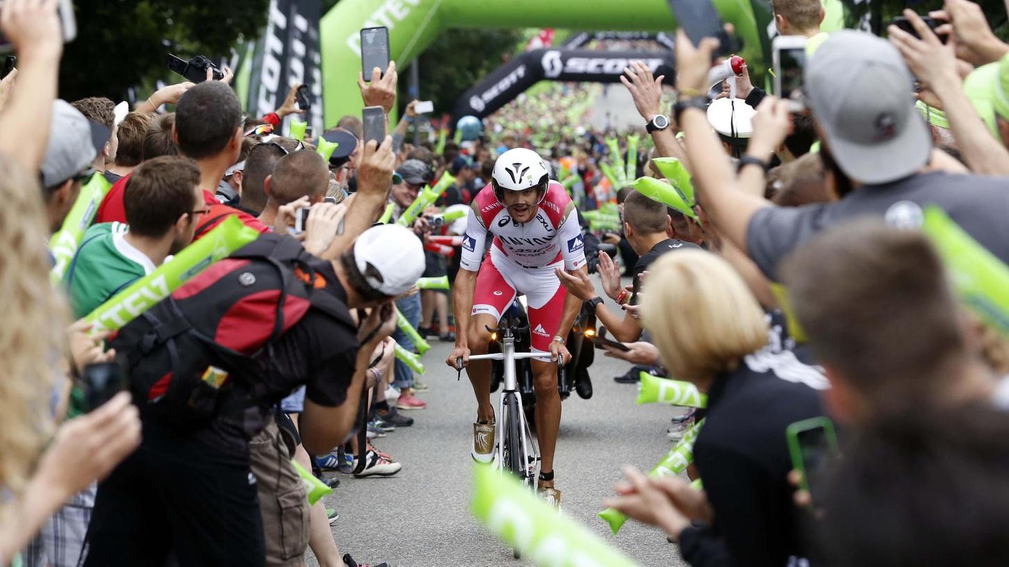 Einmal live dabei sein: Am Solarer Berg erleben die Radfahrer Einmaliges. Auch Vorjahres-Sieger Jan Frodeno.