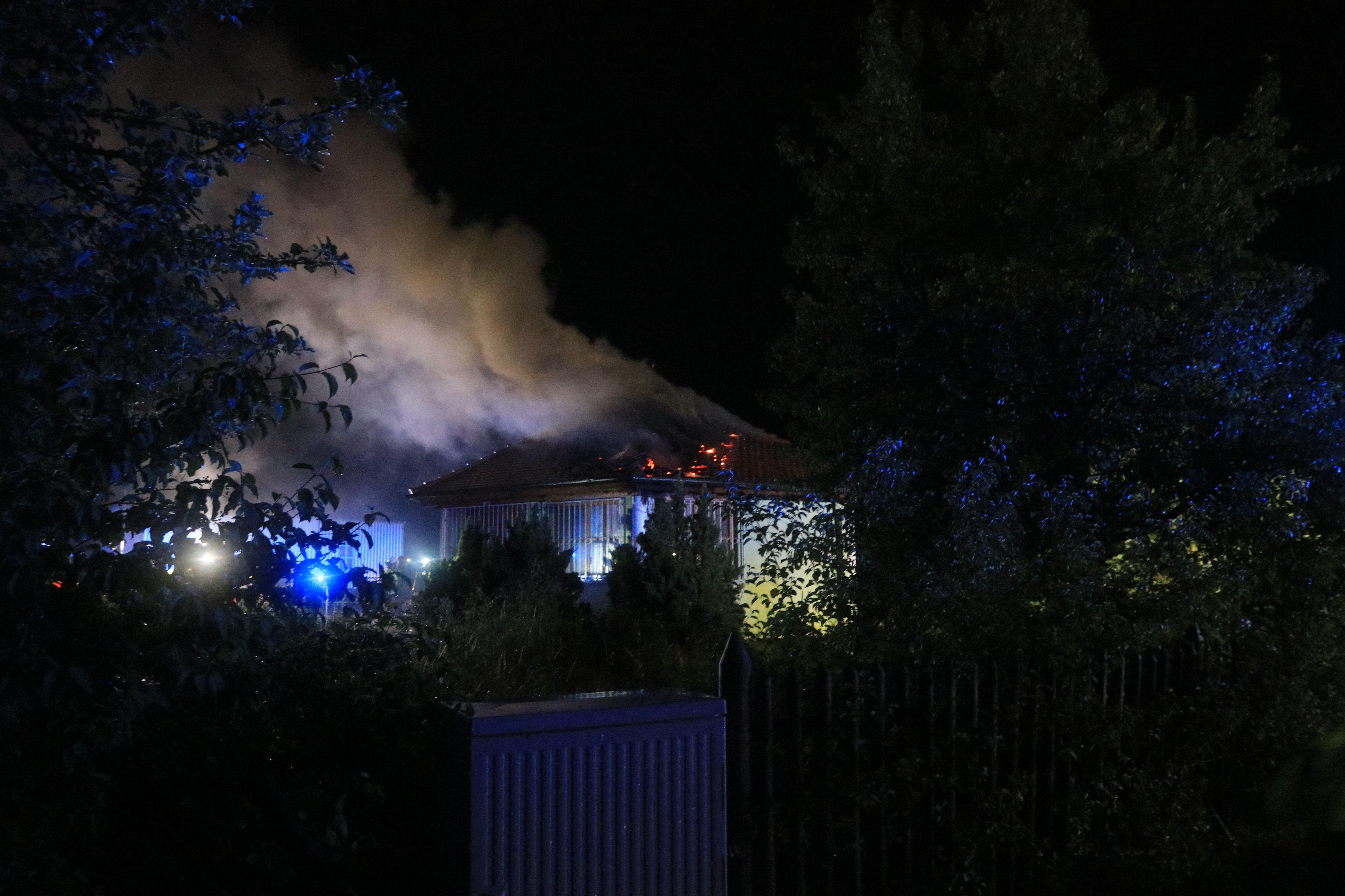 Dachstuhlbrand Bei Bamberg: Flammen Lodern Nach Blitzeinschlag | Nordbayern