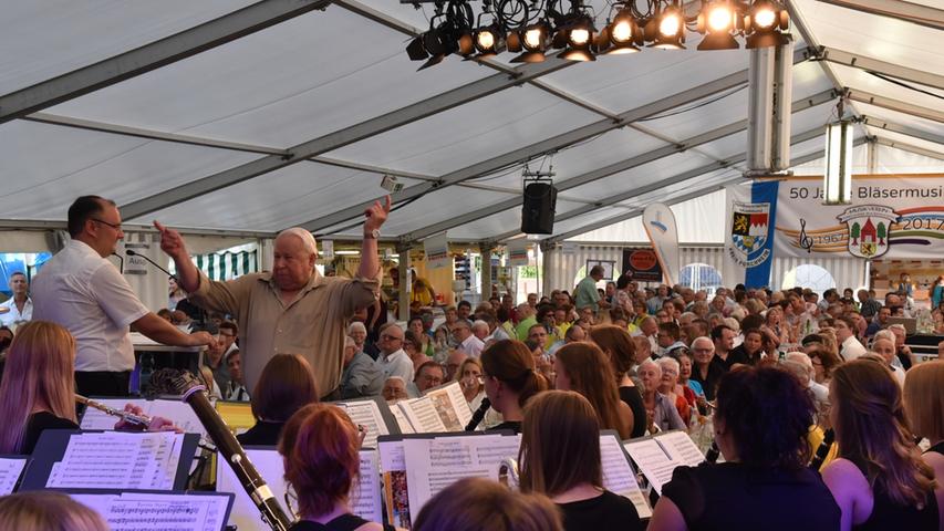 700 Feiernde bei "50 Jahre Bläsermusik in Buckenhofen"