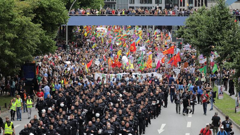 Nach Krawallen: Tausende protestieren friedlich gegen G20