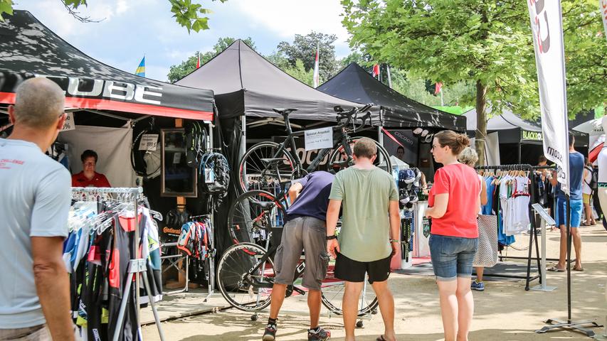 Bikes und mehr: Shoppingvergnügen auf dem Triathlonmarkt