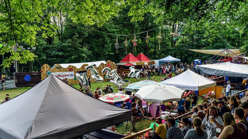  Campen und Abkühlen: Das Waldstock-Publikum am Samstag