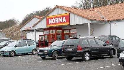 Bewaffneter Räuber überfällt Norma-Markt