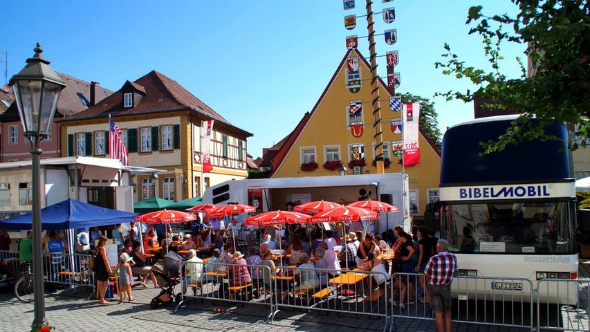 Für alle Altersklassen mächtig was geboten: Auf dem Gunzenhäuser Marktplatz wurde einen Tag lang die Reformation umfassend beleuchtet.